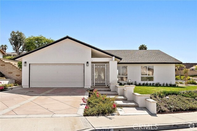 Building Photo - 23866 Via Calzada Rental