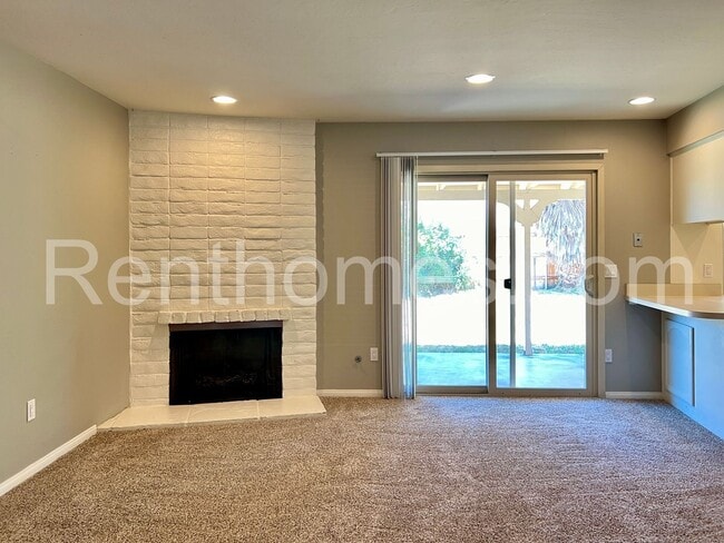 Photo - 1426 Kingston Dr