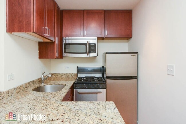 Building Photo - 637 W Wrightwood Ave Unit A06C Rental