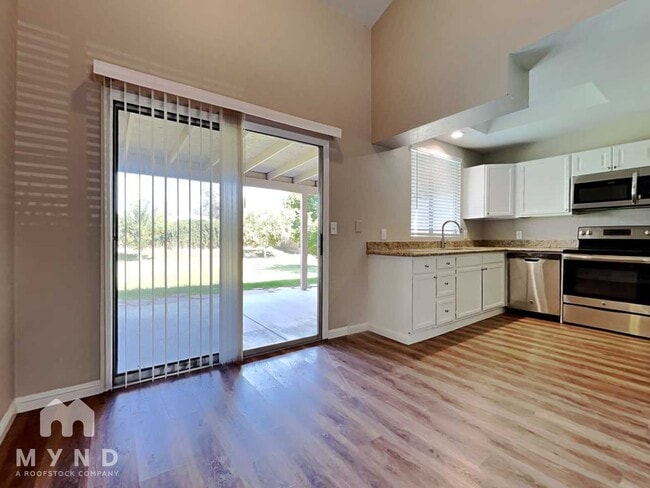 Photo - 818 E Piute Ave