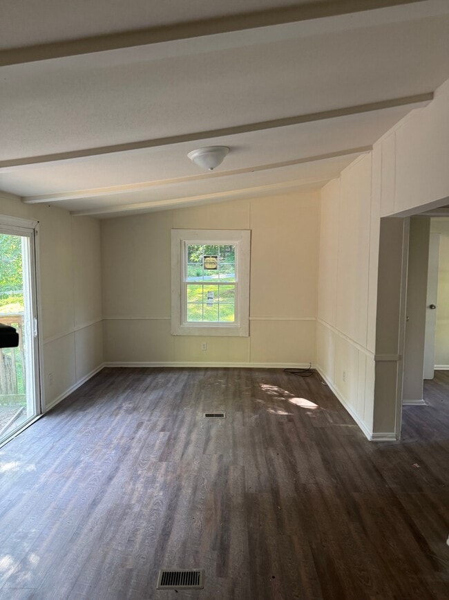 Photo - 245 Deerfoot Rd
