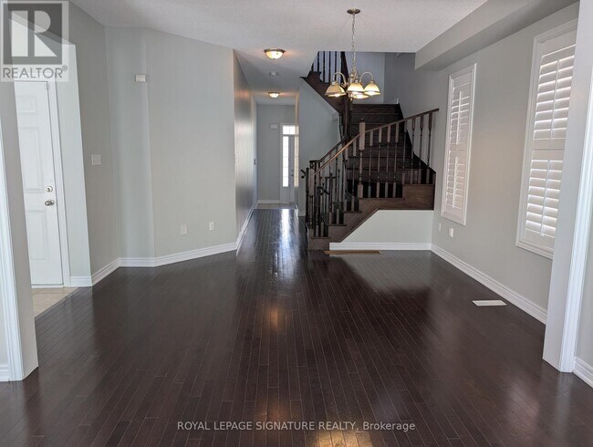 Photo - 24 Allegro Dr