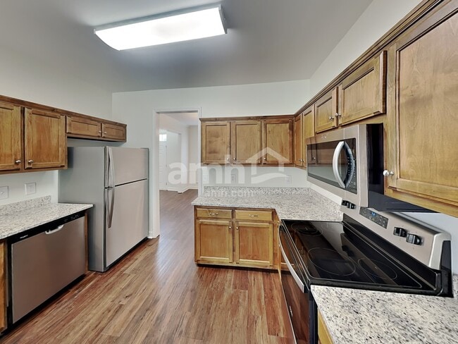 Photo - 3047 Romain Trail