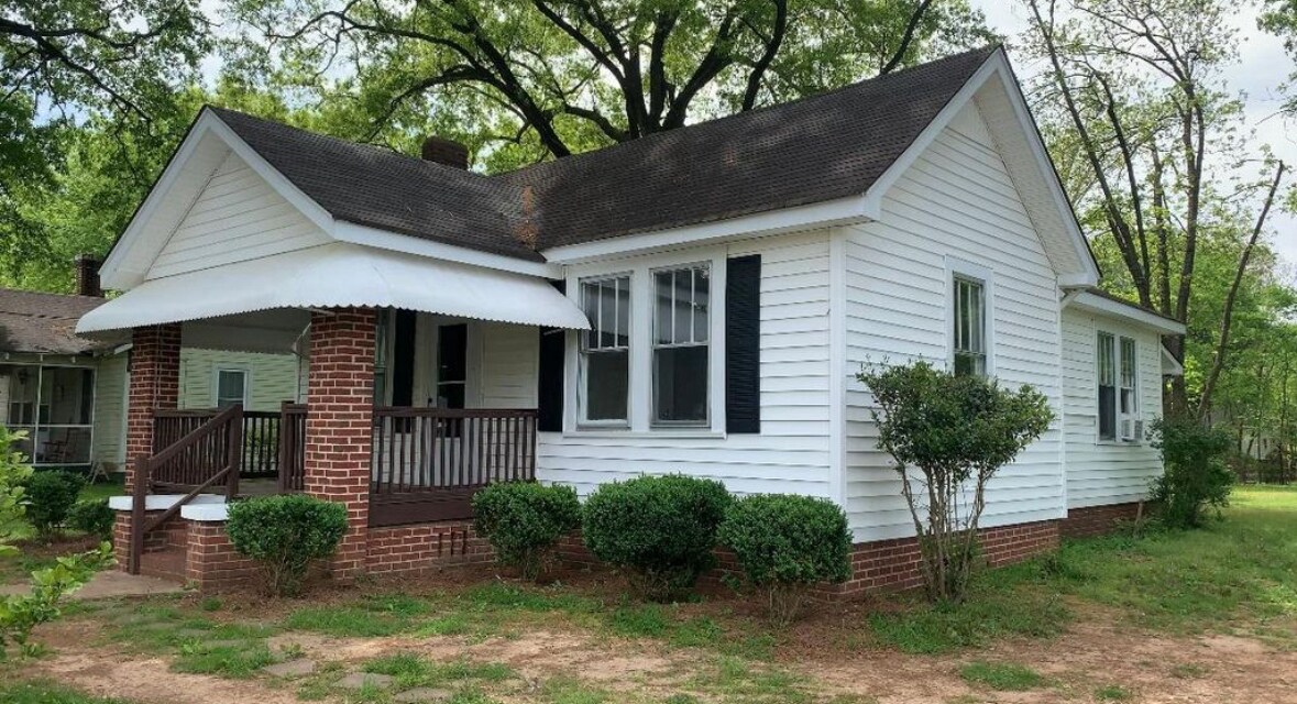 Photo - 137 Cobb St House