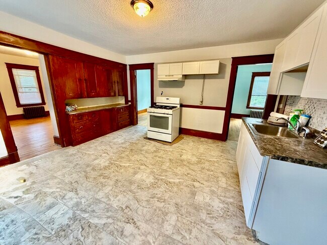 161 Hampden St Unit 2