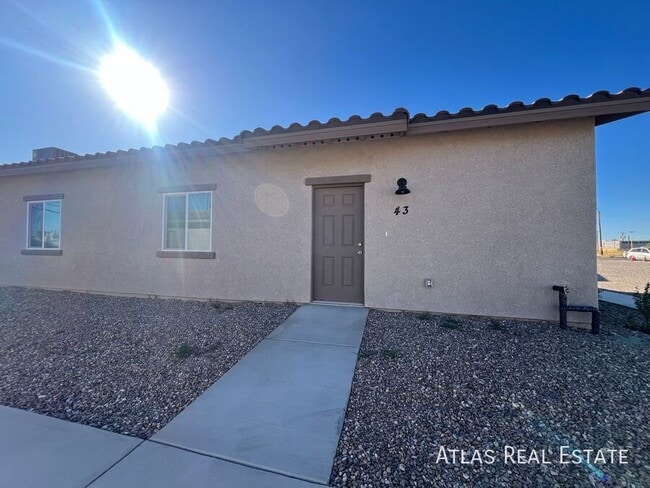 Photo - 43 W Lester St