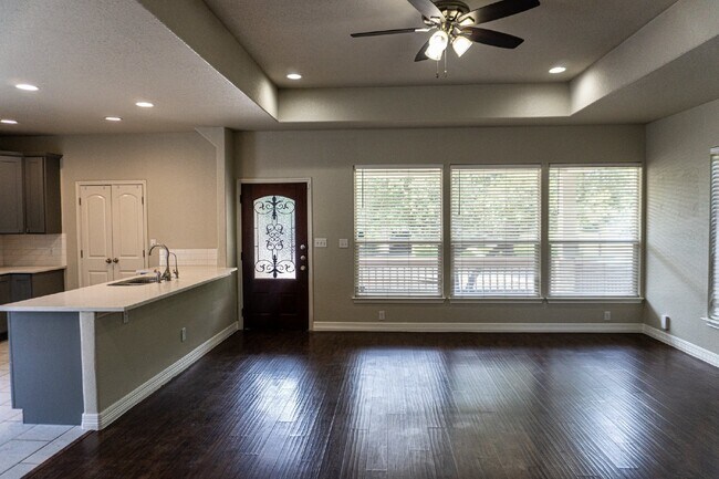 Photo - Beacon Hill, 3 Bedroom, 2 Bathroom, 2017 Build, ***Solar Panels, Utilities Average $40 per month***