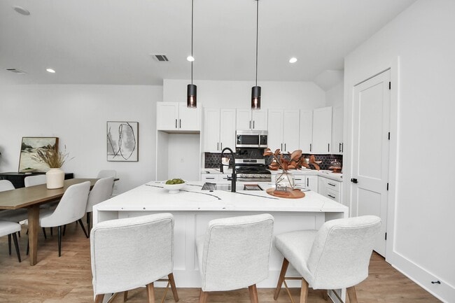 Photo - 5029 Broom St