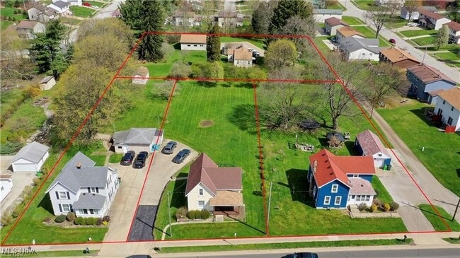 Photo - 1001 Applegrove St NW