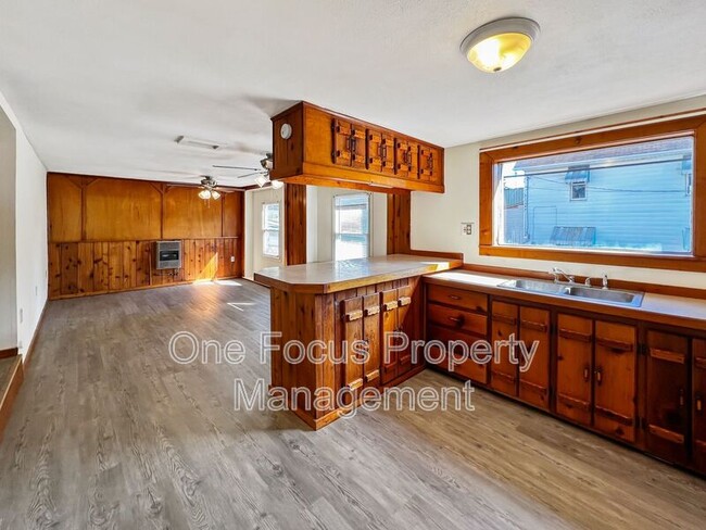 Photo - 400 Railroad St Unidad #5 Rental