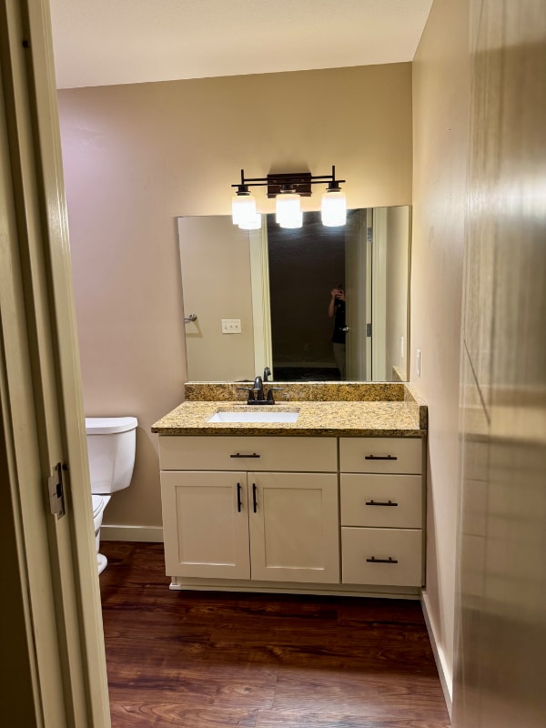 Photo - 411 S McEwan St