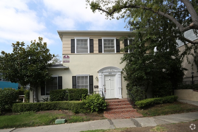 615-619 Midvale Ave