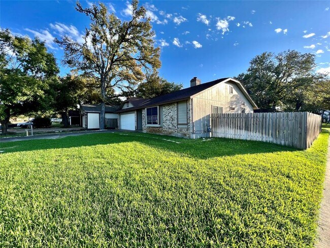 Photo - 3401 Larkspur Way