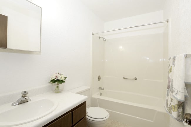 1 Bedroom - Bathroom