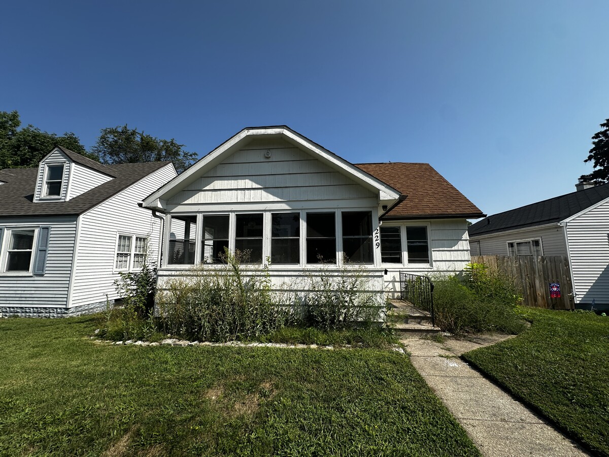 Photo - 229 E Fairview Ave House