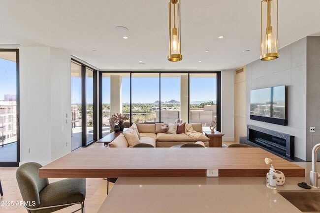 Photo - 5000 N Camelback Rdg Dr Unidad 302