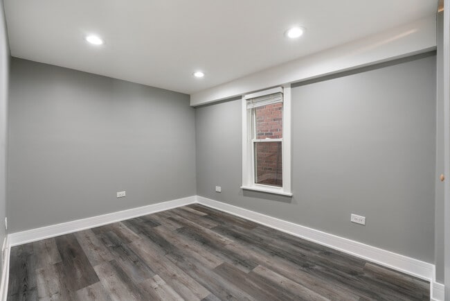 Photo - 4624 N Springfield Ave Unit 1