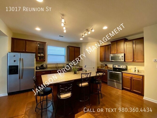 Photo - 13017 Reunion St