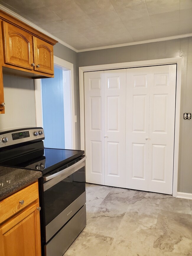 Photo - 135 Kingsolver St