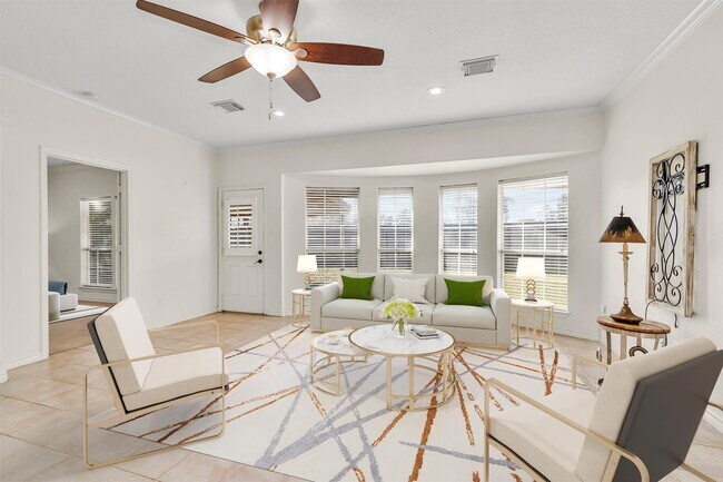 Photo - 147 April Waters Dr W