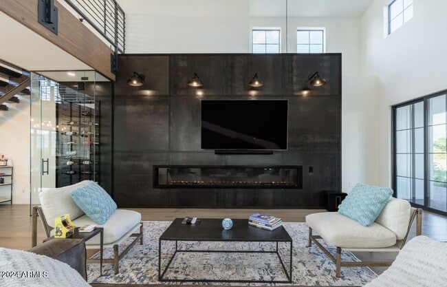 Photo - 8504 S 10th Ln