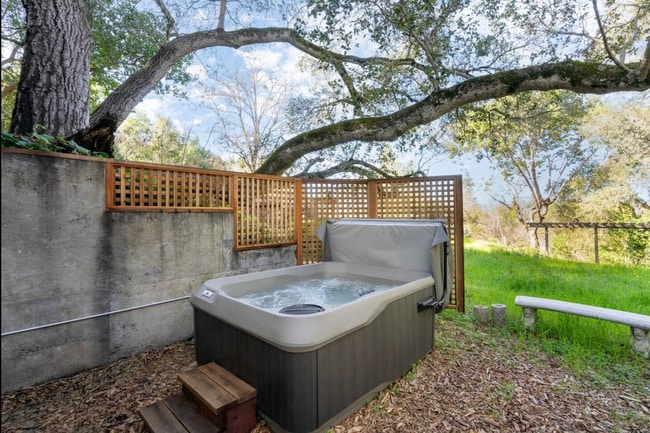 Photo - 1596 Ronne Dr