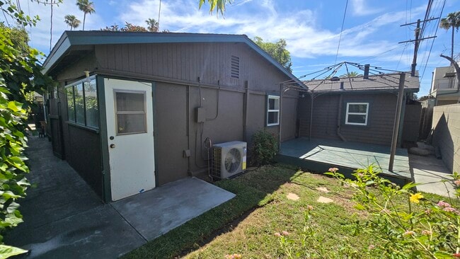 Backyard and Deck - 77 S Parkwood Ave