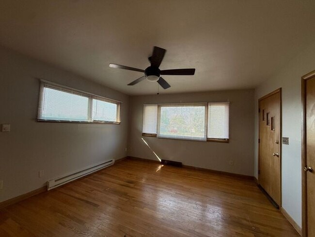 Photo - $1,600 | 3 Bedroom, 1 Bathroom House | No ...