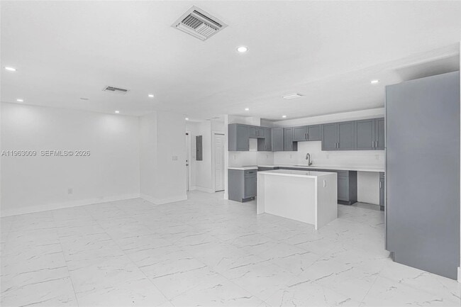 Photo - 2901 SW 92nd Ave