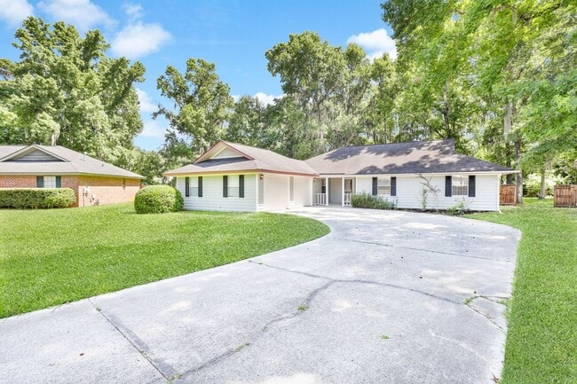 Building Photo - 8 N Nicholson Cir