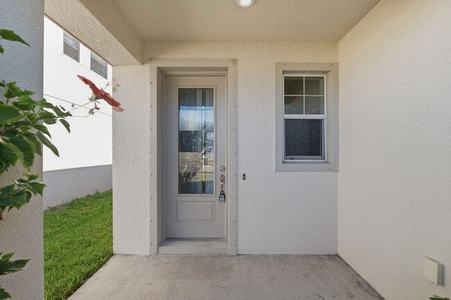 Photo - Beautiful 3 Bedrooms 2 Bathrooms Home for Rent in Tarpon Springs, FL