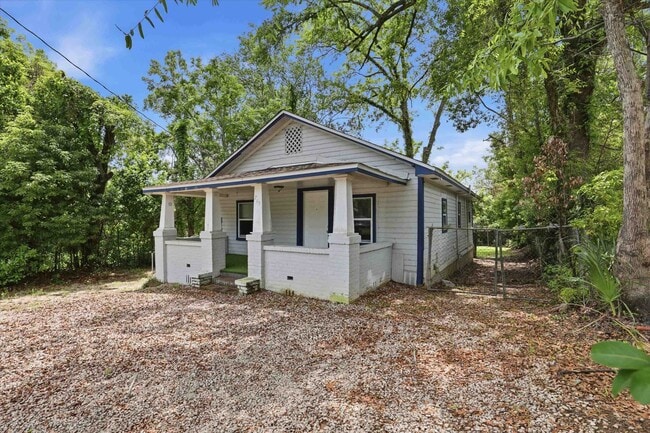 Photo - 719 Dent St