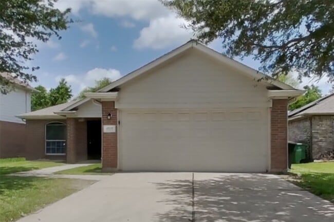 Building Photo - 8707 Texas Acorn Ave