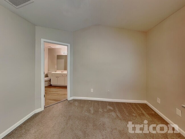 Photo - 728 Celeste Ln