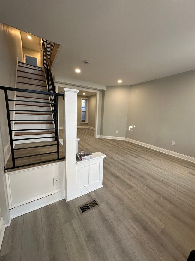 Photo - 5216 Florence Ave