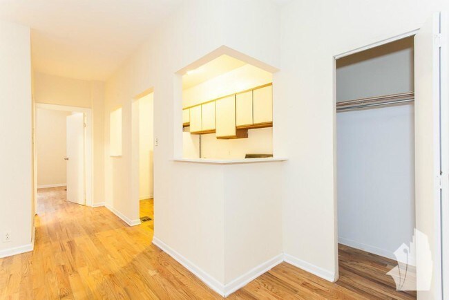 Photo - 654 W Cornelia Ave Unit 662-16