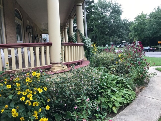 Photo - 1242 E High St Unit #2