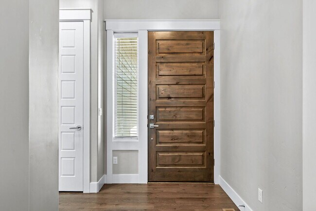 Beautiful split bedroom floorplan in the Sky Mesa Community!