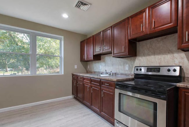 Photo - 5525 Schumacher Dr