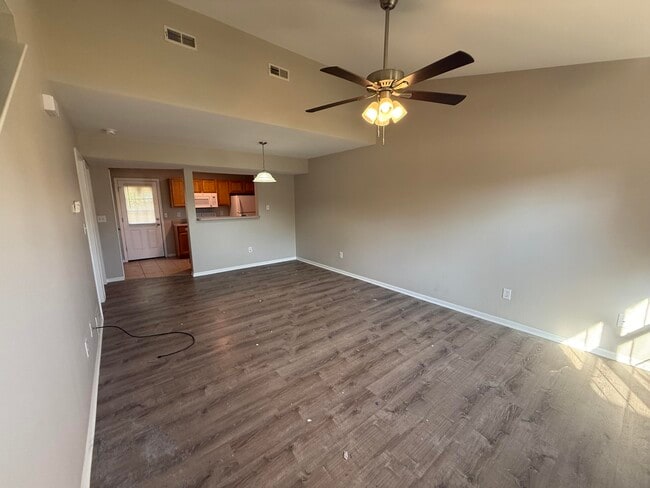 Photo - 1407 Greensboro Dr