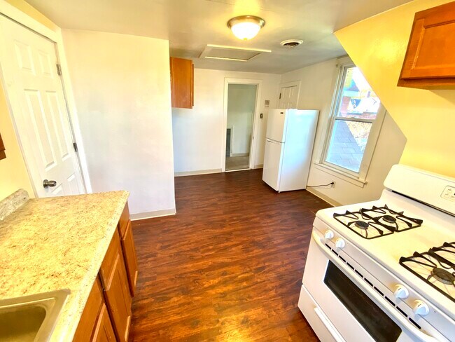 Photo - 817 Anaheim St Unit 4