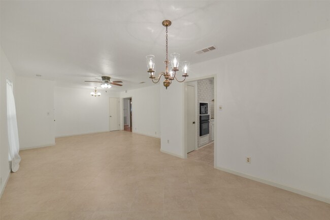 Photo - 8415 Braesdale Ln