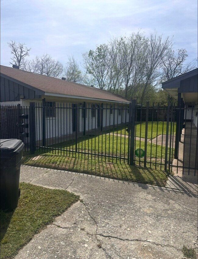 4210 Kewanee St Unit 6