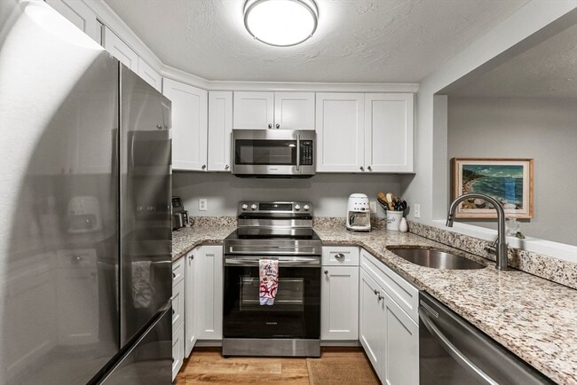 Photo - 18 Westcliff Dr Unit 18