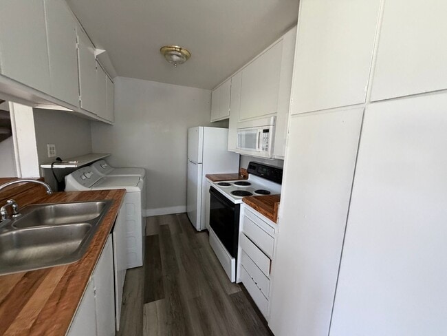 Photo - 641 Oakwood Dr