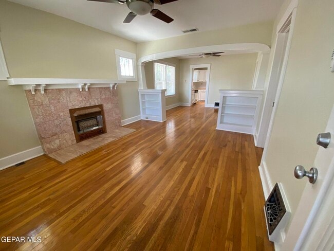 Photo - 405 E Robinson Ave