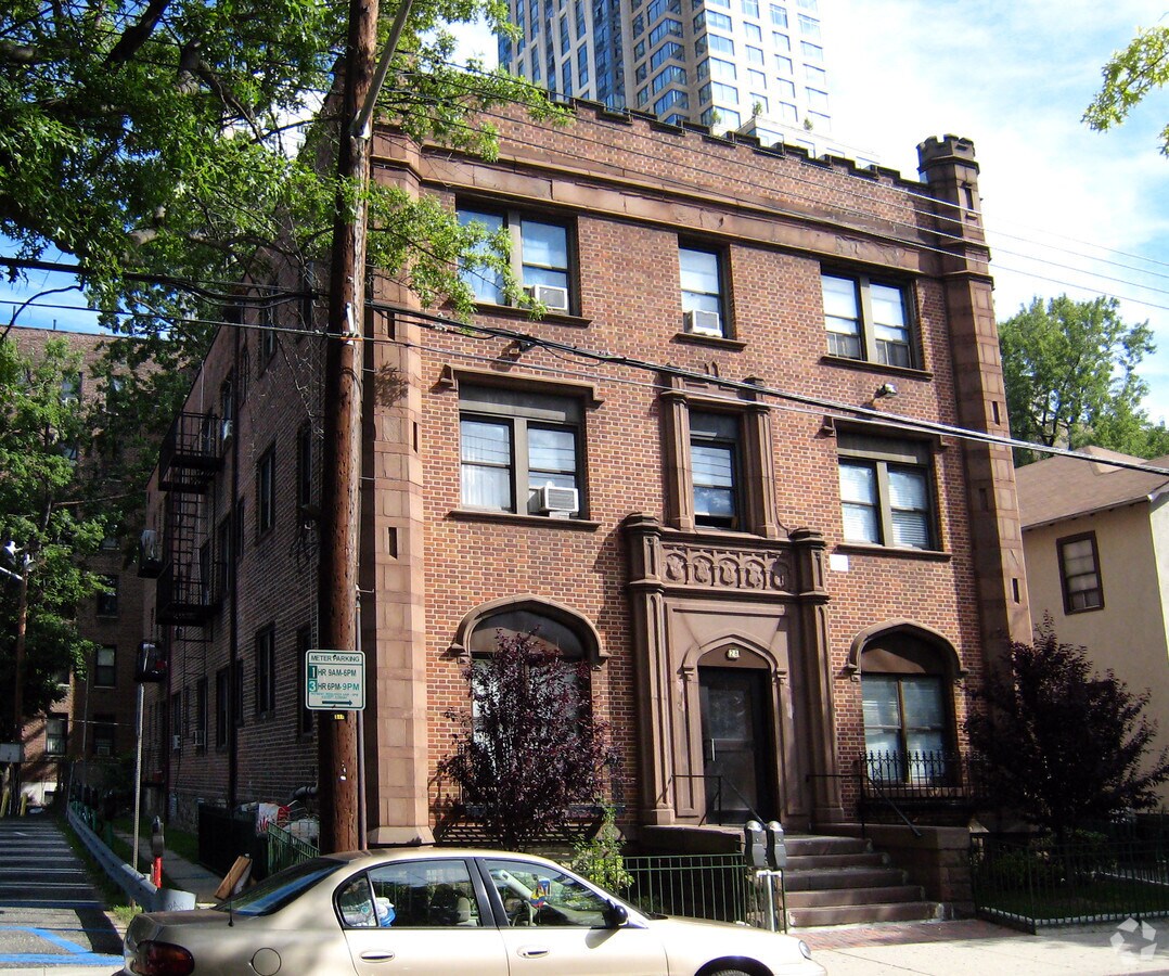 Photo - 28 Mitchell Pl