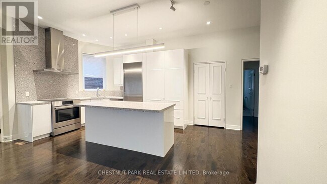 Photo - 127 Hazelton Ave