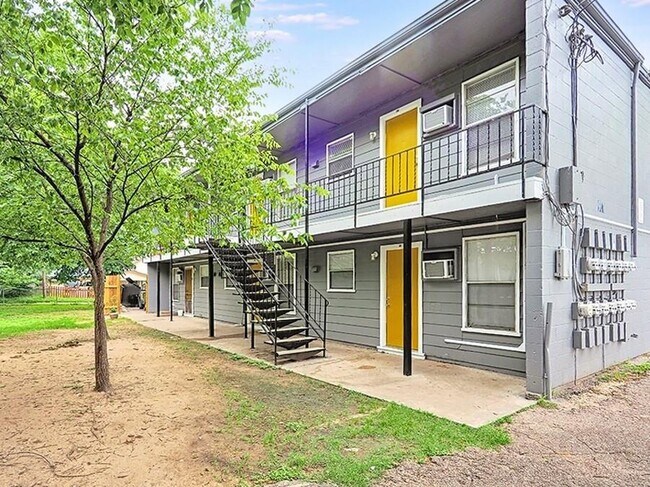 Building Photo - 903 Springdale Rd Unit A Rental