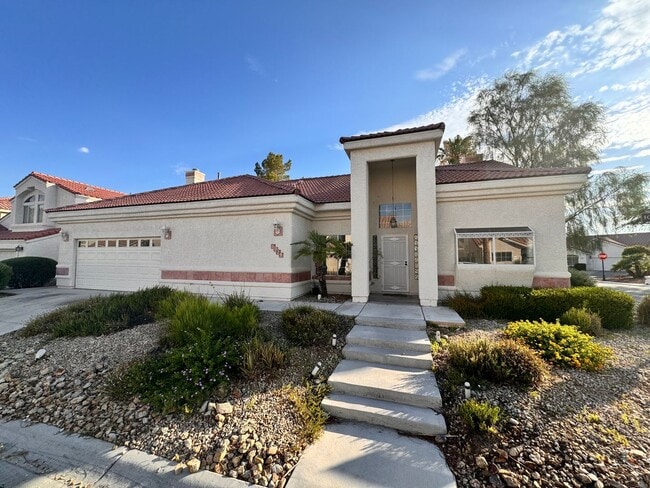 Building Photo - 2 Bed + Den Single Story Home in Painted Desert